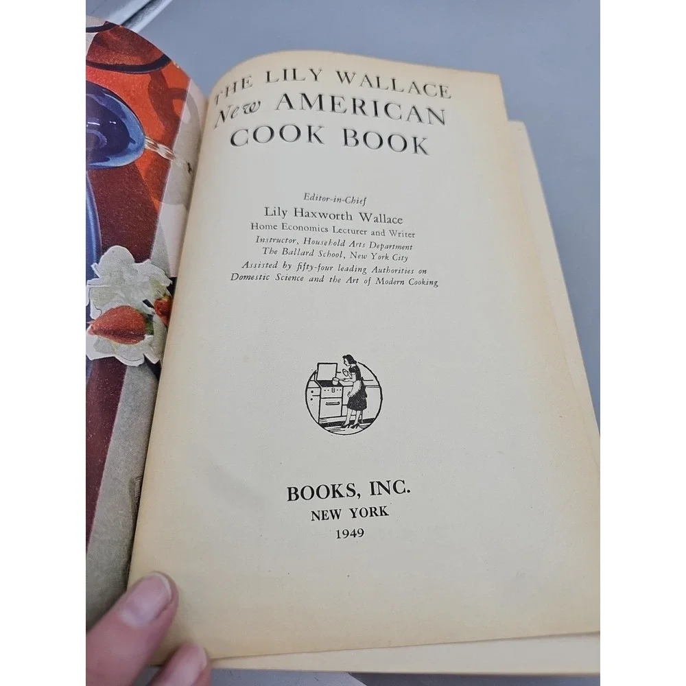 The Lily Wallace New‎ American Cook Book - Hardcover 1947
